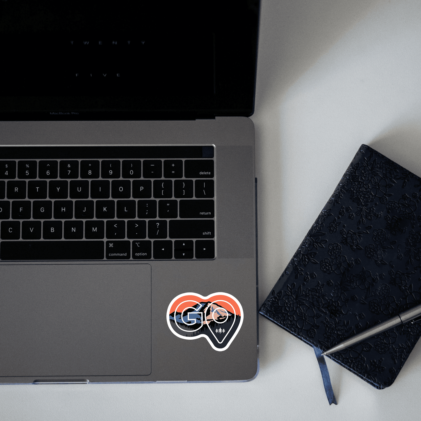 go travelling sticker - sticckiz.com