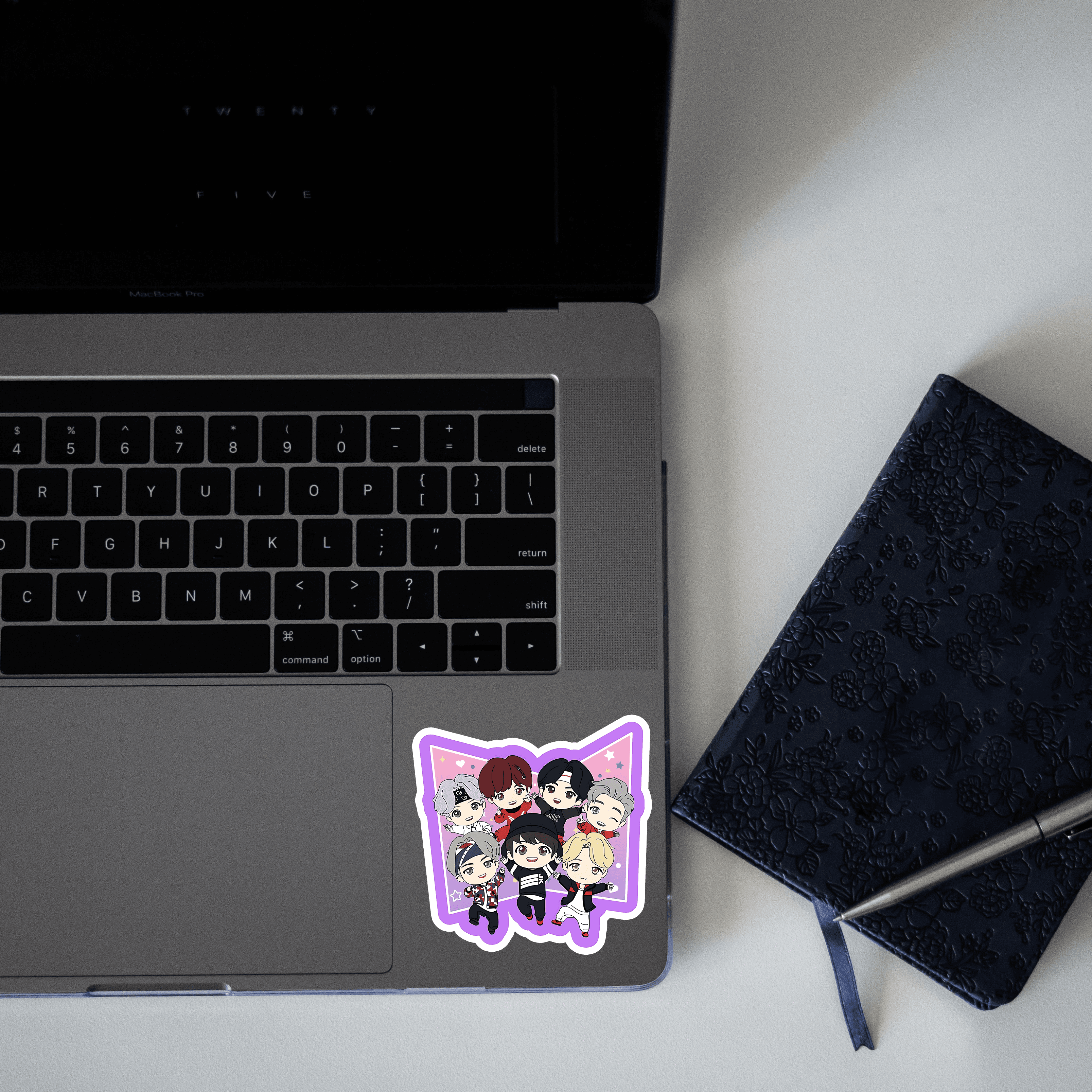 Korean star animated sticker - sticckiz.com