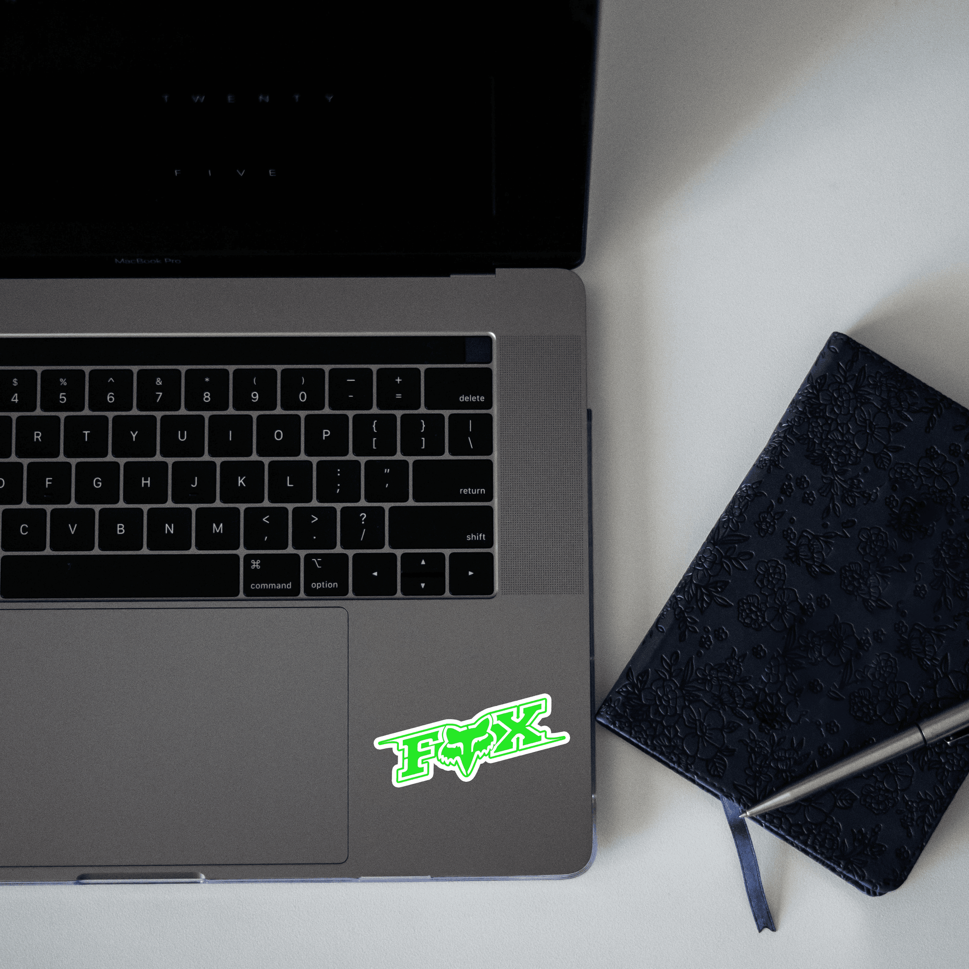 FOX Sticker - sticckiz.com