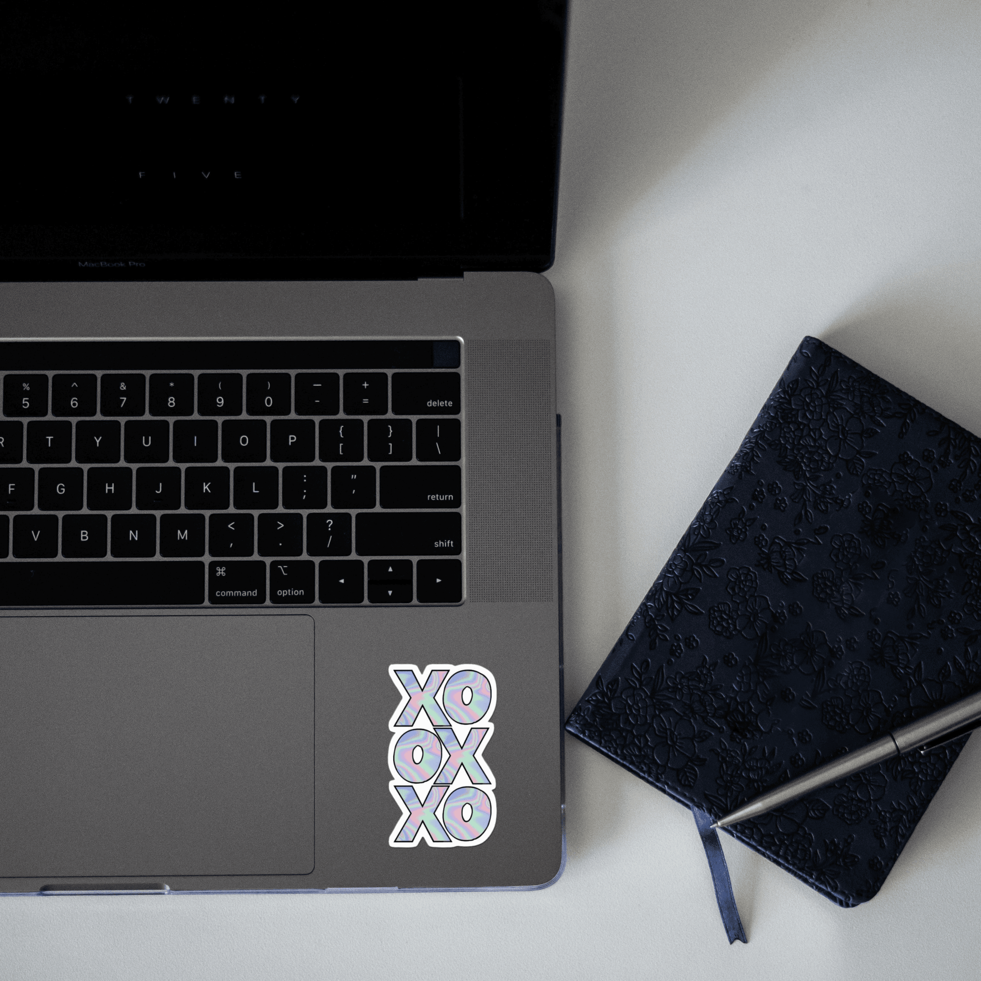 XOXO Sticker - sticckiz.com