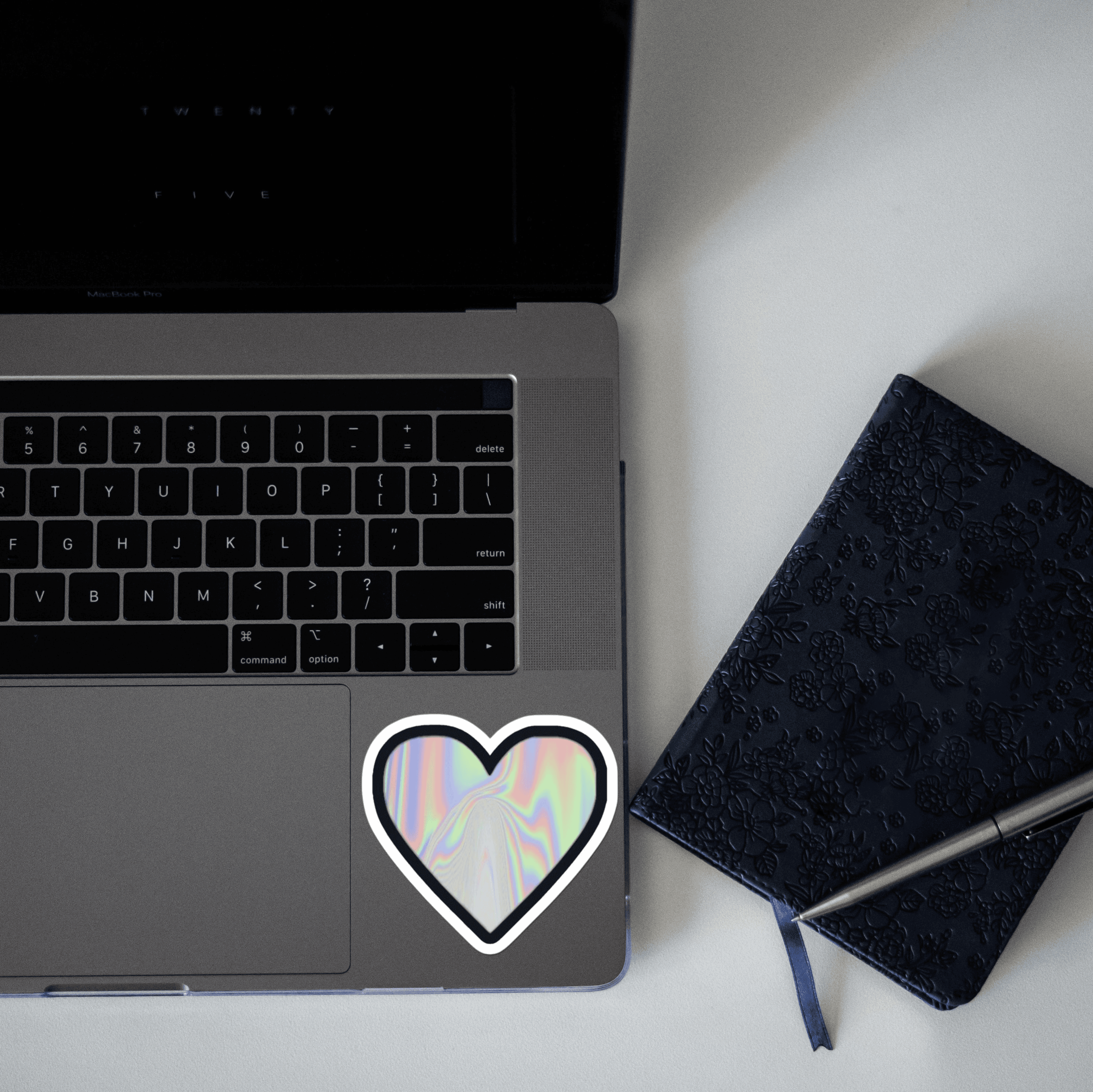 Heart Sticker - sticckiz.com